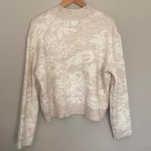 Pastel pink and Beige Sweater - Picture 2 of 4